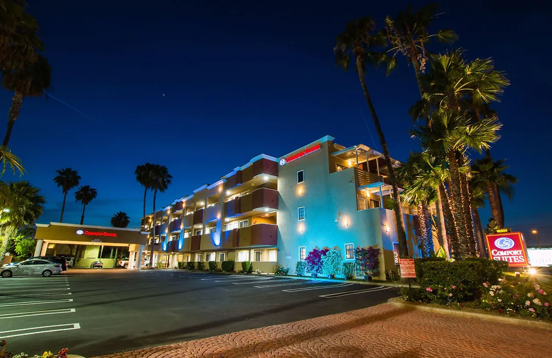 Comfort Inn & Suites Huntington Beach-1
