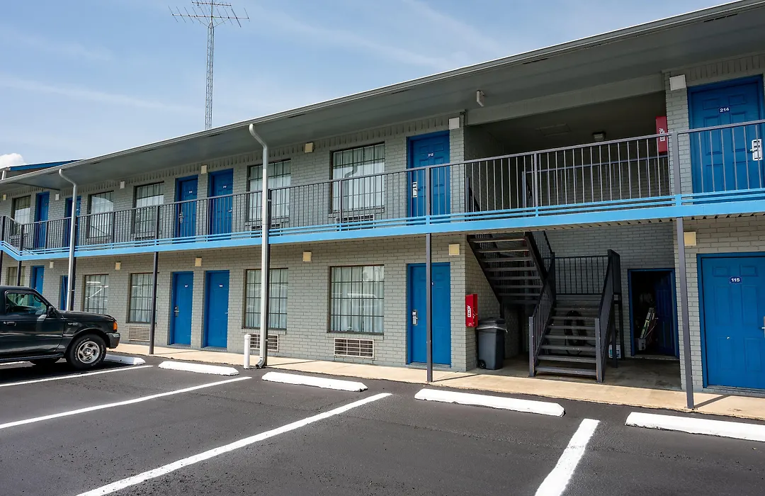 Americas Best Value Inn & Suites-1
