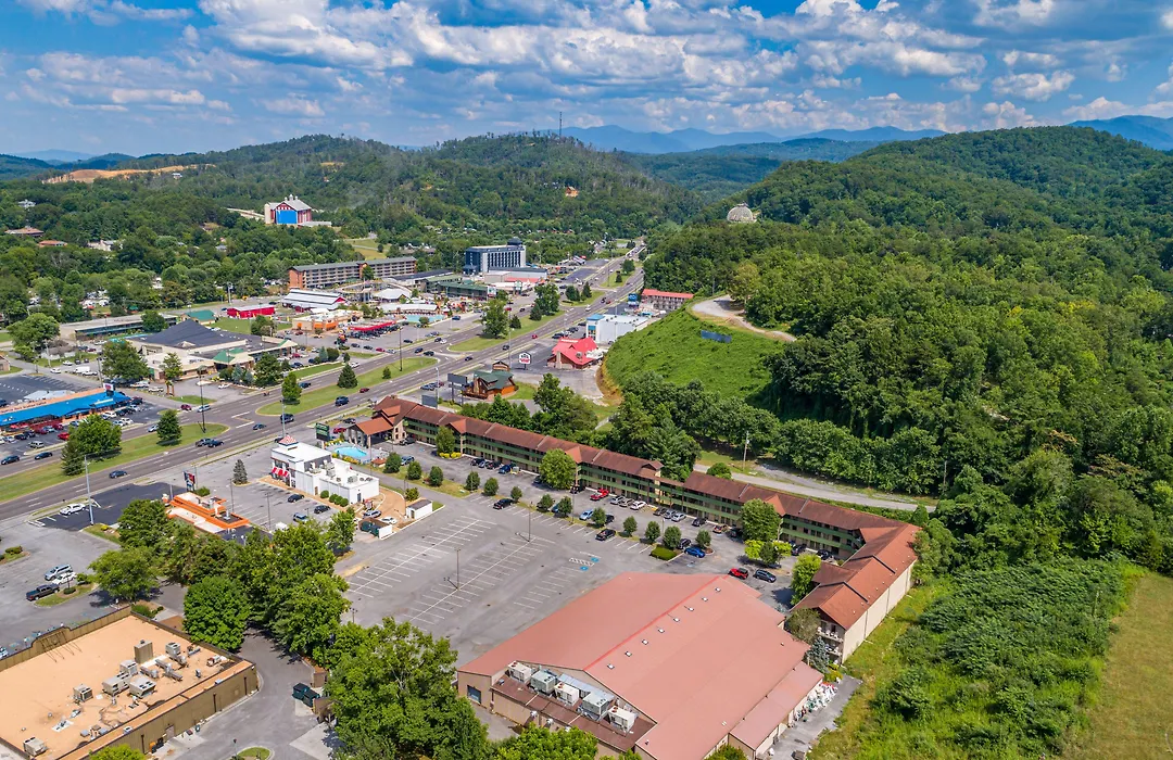 Days Inn By Wyndham Pigeon Forge South-1