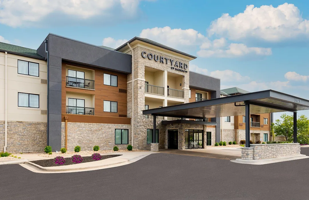 Courtyard By Marriott Springfield Airport-1