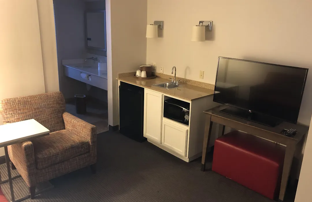 Hampton Inn & Suites Milwaukee Downtown-1