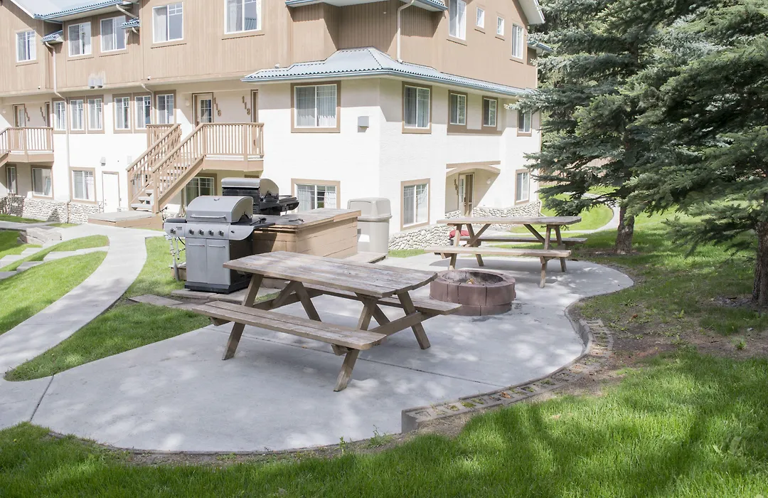Banff Boundary Lodge-1