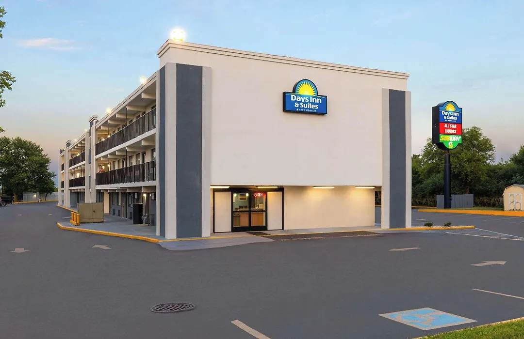 Day'S Inn & Suites By Wyndham Indianapolis Airport East-1