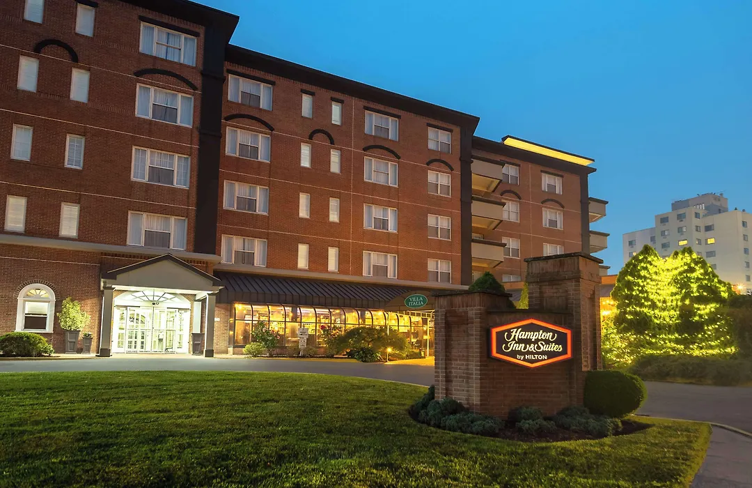 Hampton Inn & Suites Stamford-1