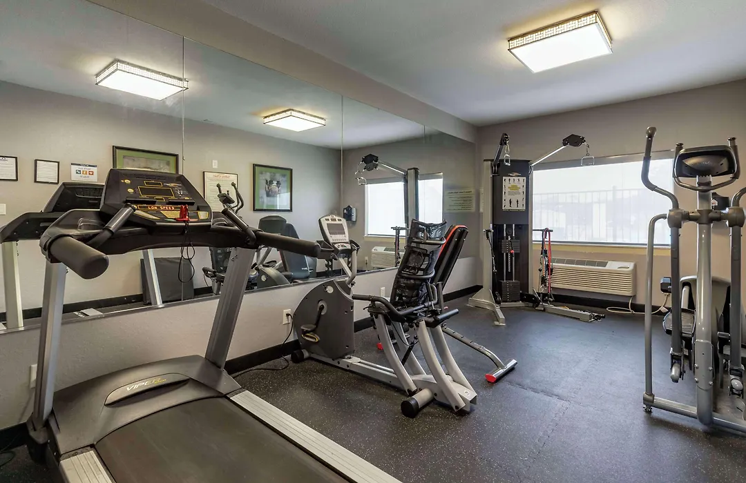 Best Western Plus Victoria Inn & Suites-1