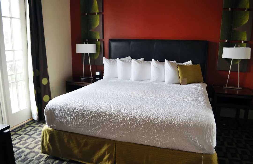 Carriage House Hotel-1