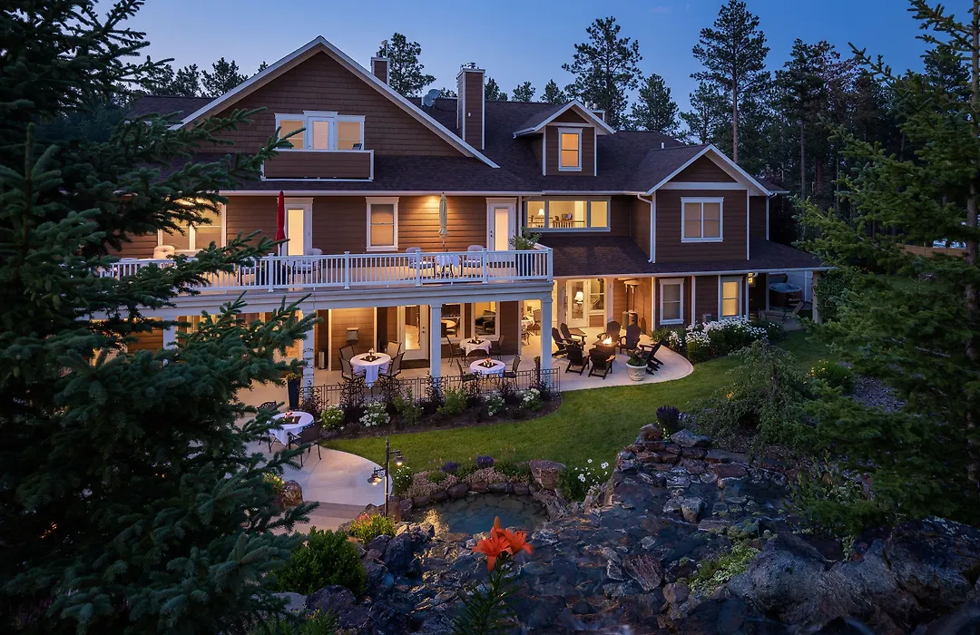 Summer Creek Inn-1