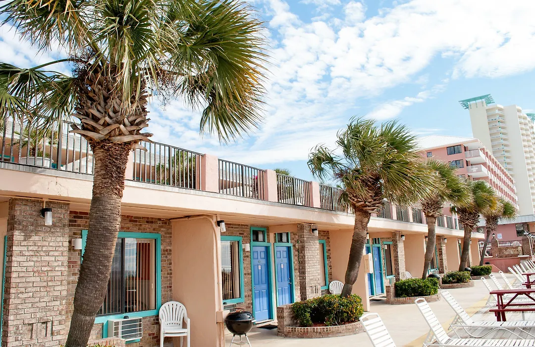 The Driftwood Lodge-1