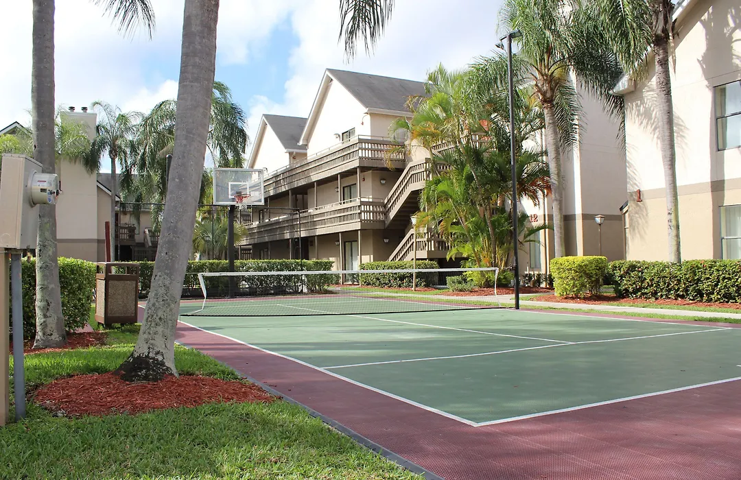 Doral Inn & Suites Miami Airport West-1