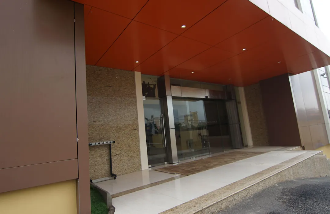 Pearlwort Hotel And Suites-1