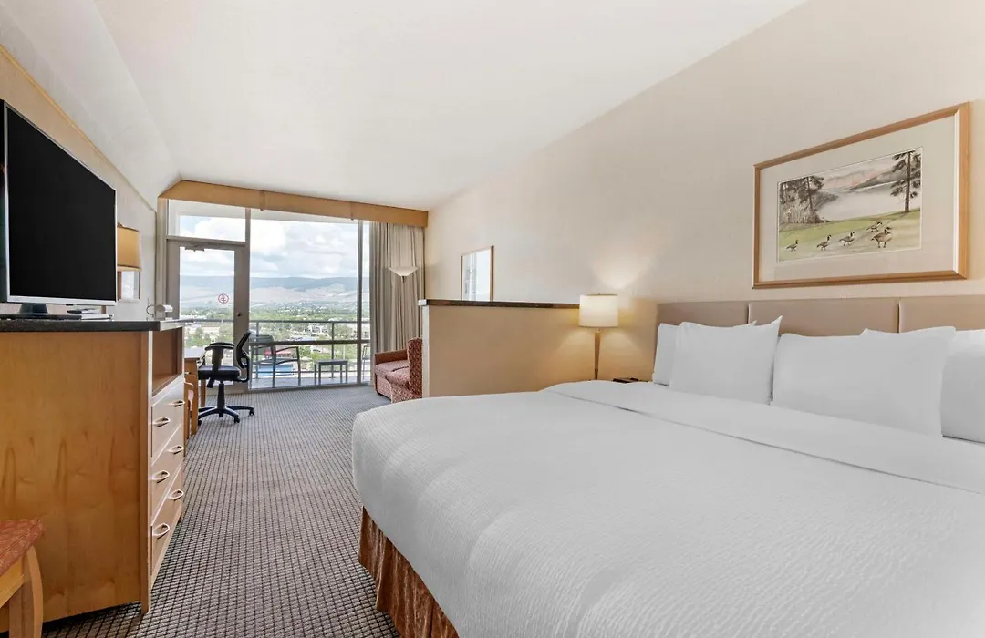 Best Western Plus Kelowna Hotel & Suites-1