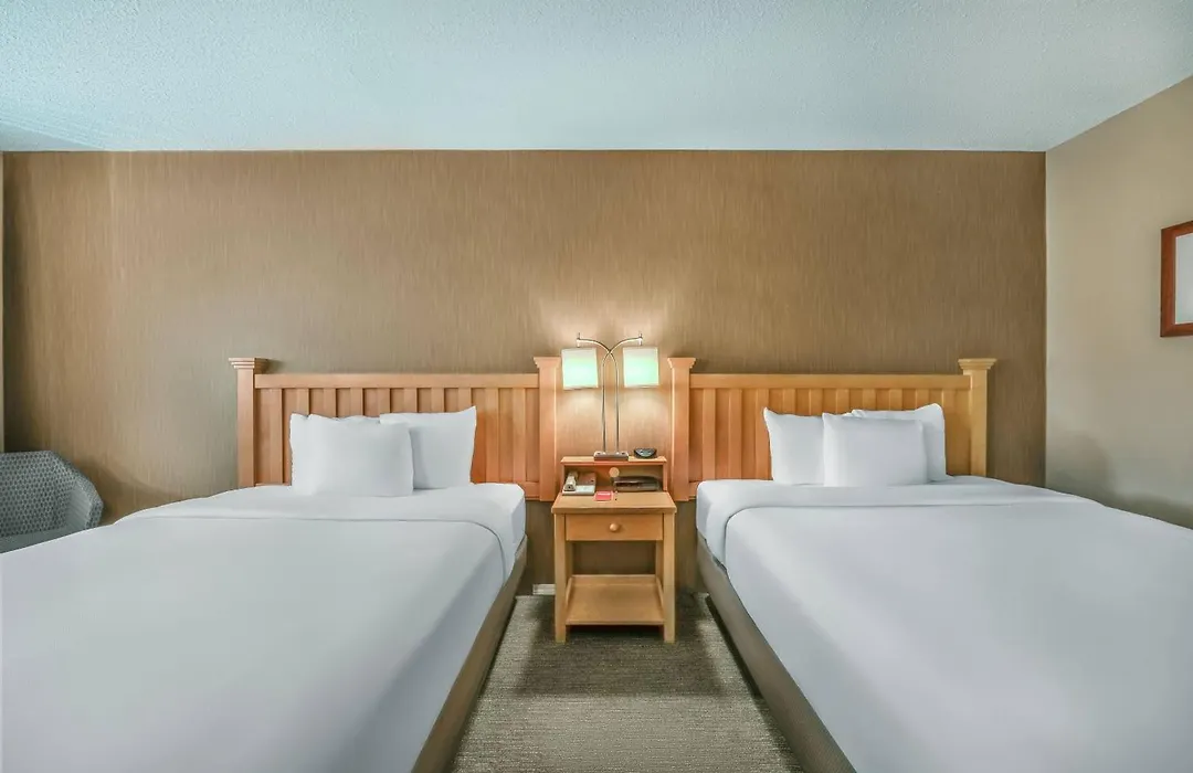 Econo Lodge Inn & Suites-1