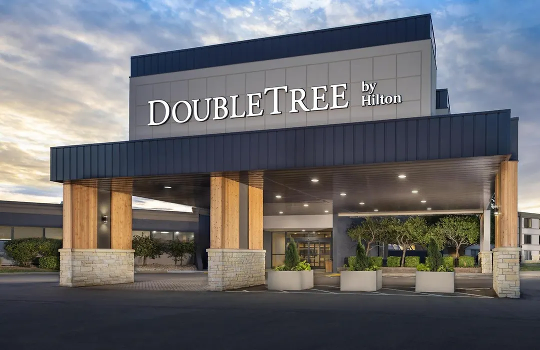 Doubletree By Hilton Manhattan, Ks-1