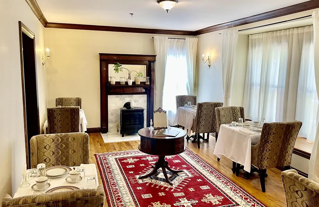 Dartmouth House Inn-1