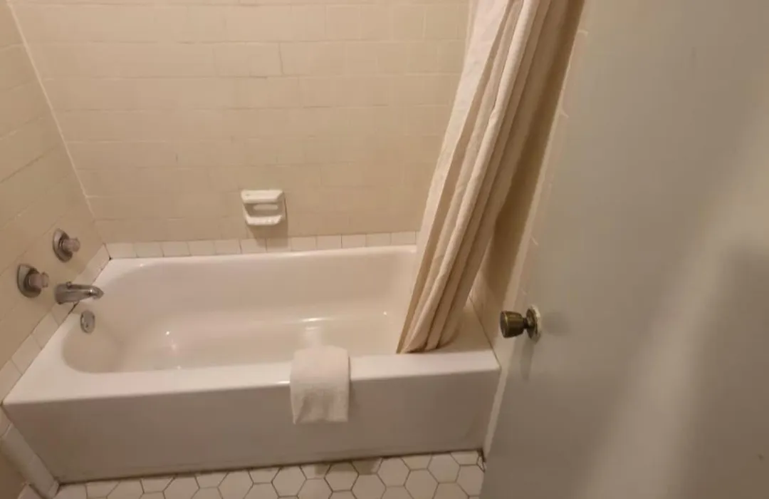 Budget Inn-1