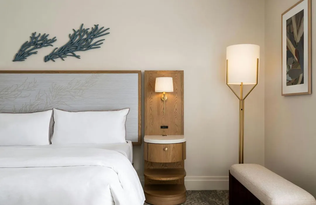 Moana Surfrider, A Westin Resort & Spa, Waikiki Beach-1