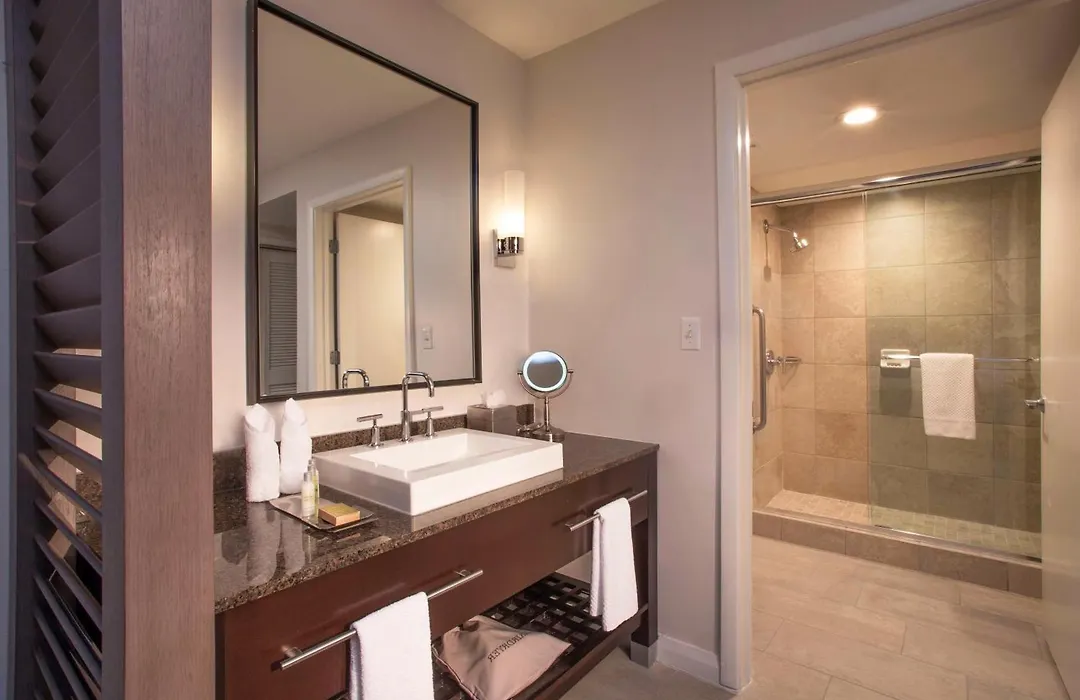 Doubletree Resort By Hilton Hollywood Beach-1