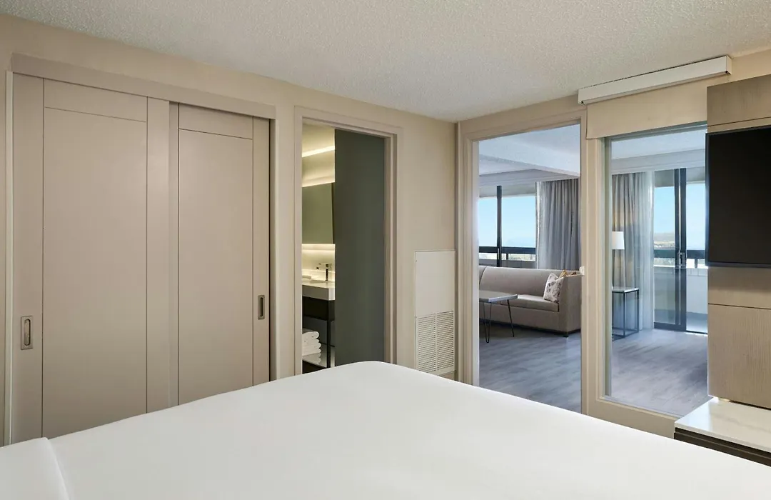 Torrance Marriott Redondo Beach-1