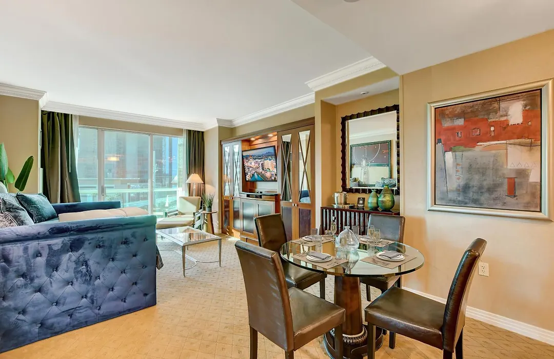 Stripviewsuites At Signature-1