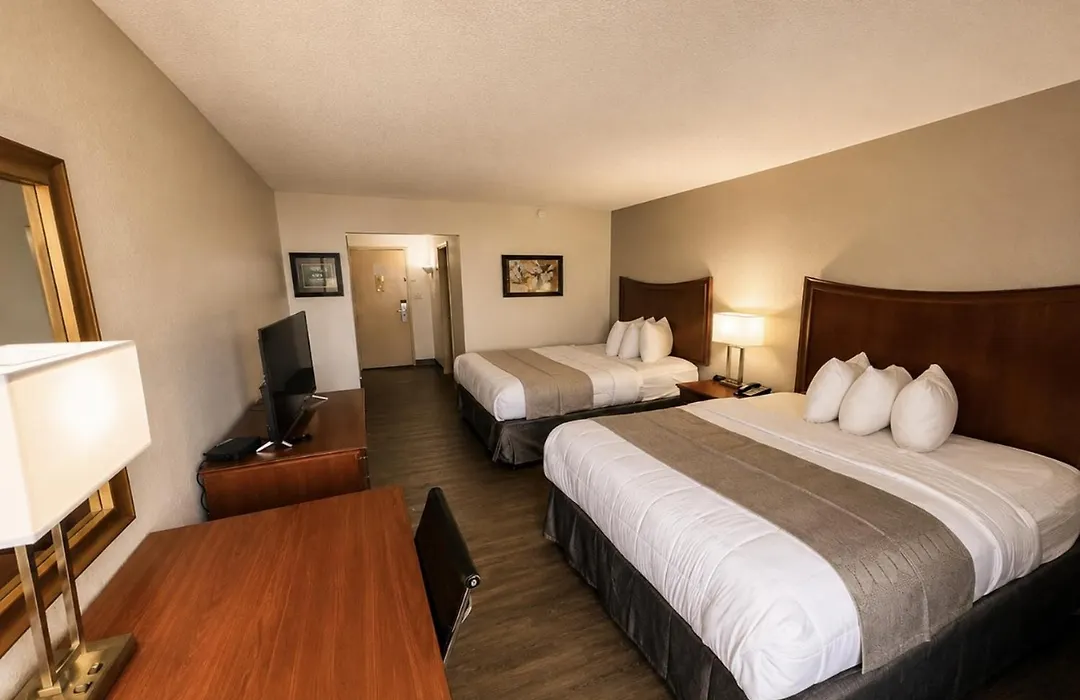Greenstay Hotel Joplin Missouri-1