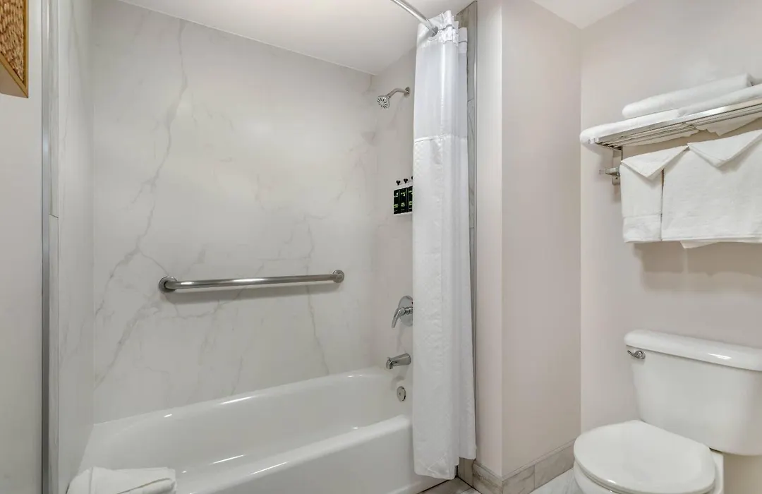 University Park Inn & Suites, An Ascend Collection Hotel-1