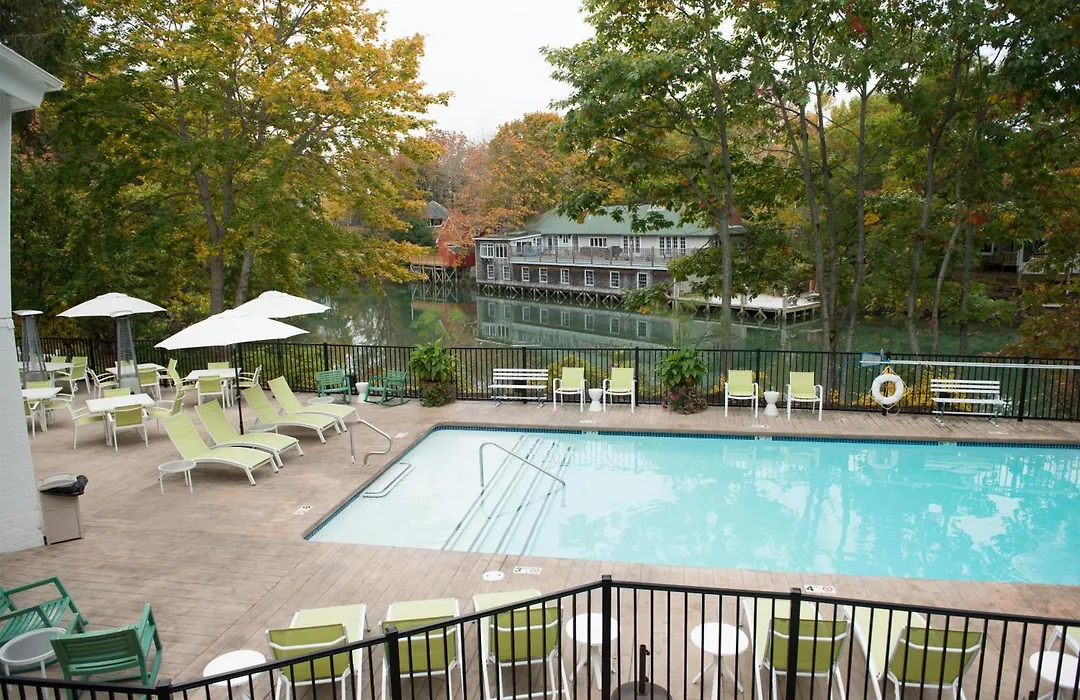The Lodge On The Cove-1
