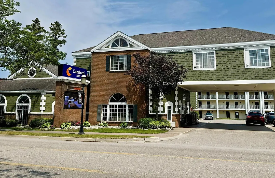 Comfort Inn Lakeside-1
