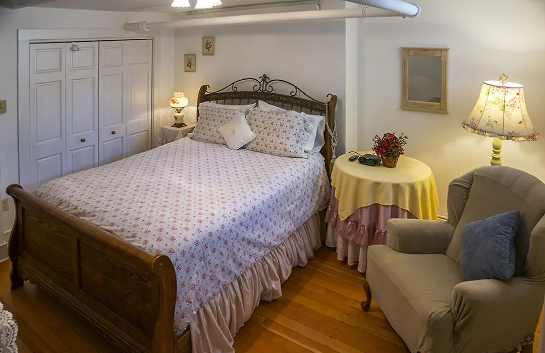 Alexander Mansion Bed And Breakfast-1