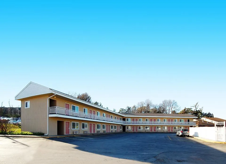 Rodeway Inn West Dodge-1