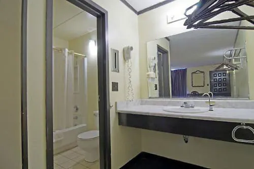 Budget Inn Charlotte-1