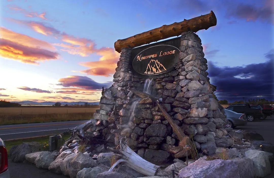Ninepipes Lodge-1