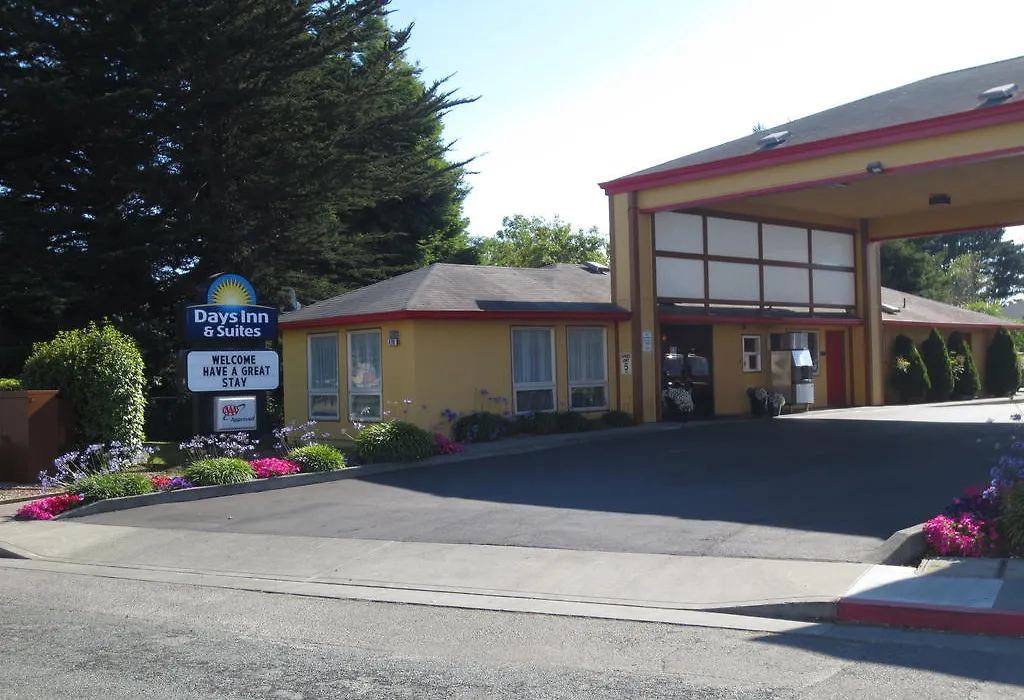 Days Inn & Suites By Wyndham Arcata-1