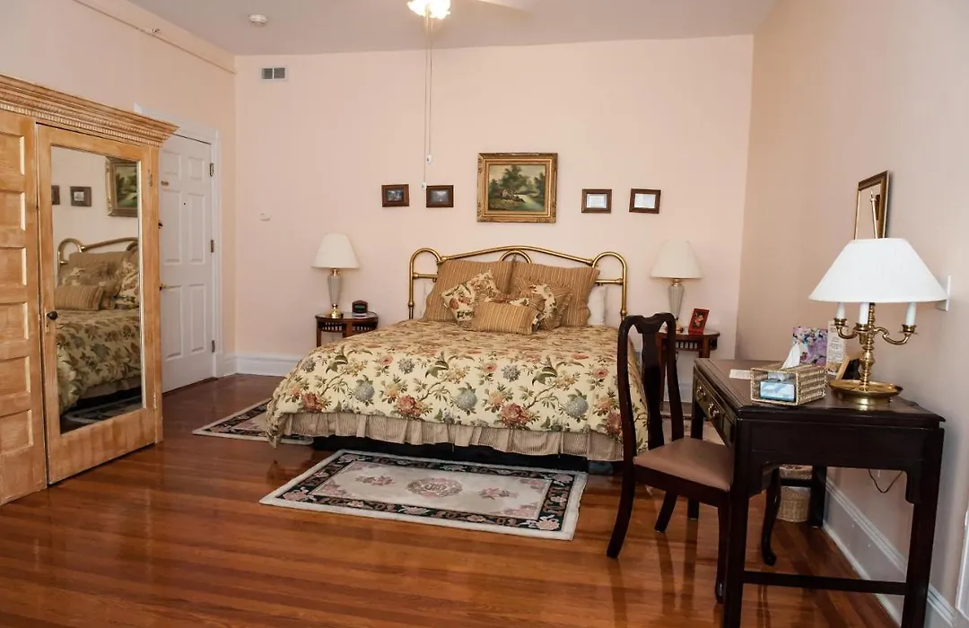 Cedars & Beeches Bed & Breakfast-1