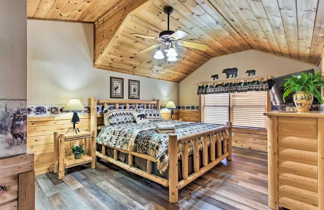 3 Mi To Gatlinburg Cabin With Deck And Pool Table!-1