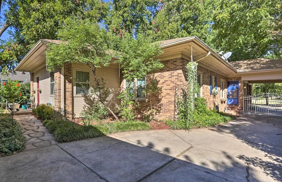 Walk To Midwestern State: Wichita Falls Cottage!-1