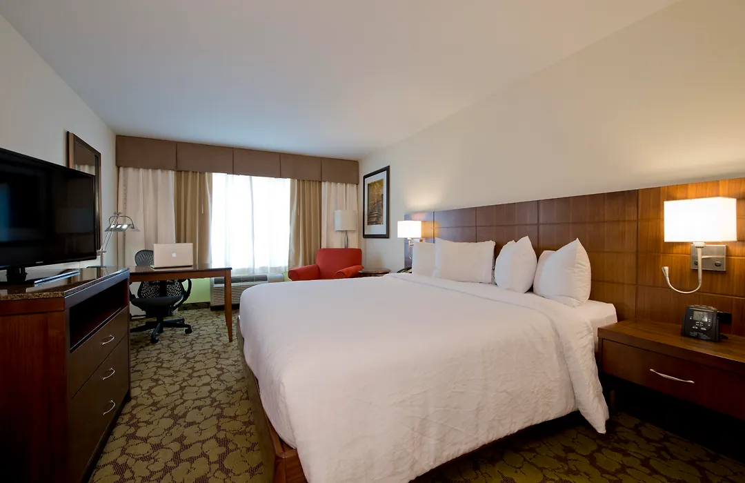 Graduate By Hilton Knoxville-1