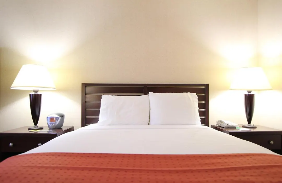 Ramada By Wyndham Minneapolis Airport - Eagan-1
