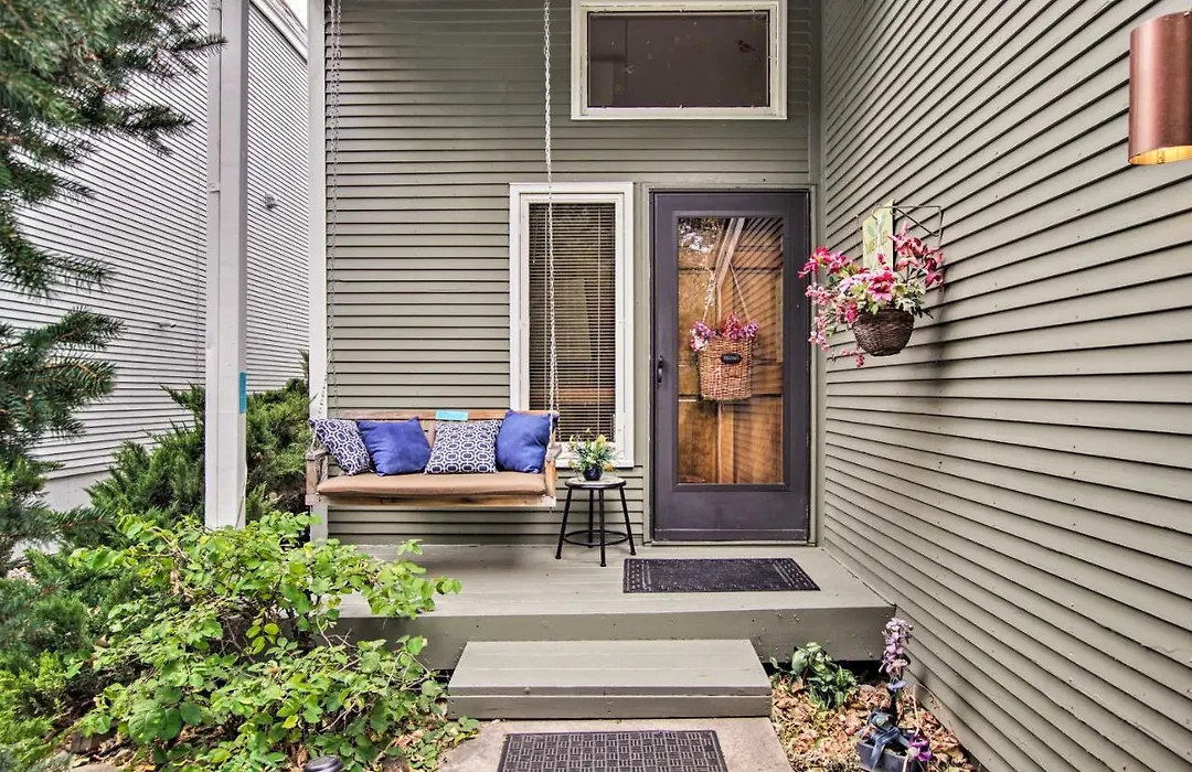Lakefront Fort Collins Townhome, Only 3 Mi To Csu!-1