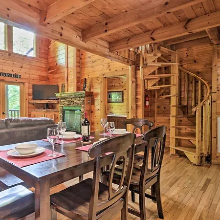 'Sky Harbor' Sevierville Cabin W/ Hot Tub & Deck!-3