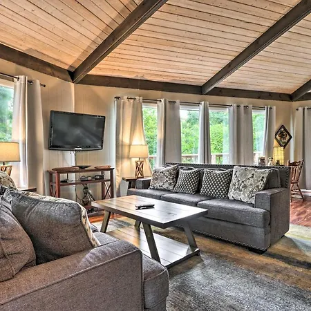 Gatlinburg House With Pool Table And Forest Views!-2