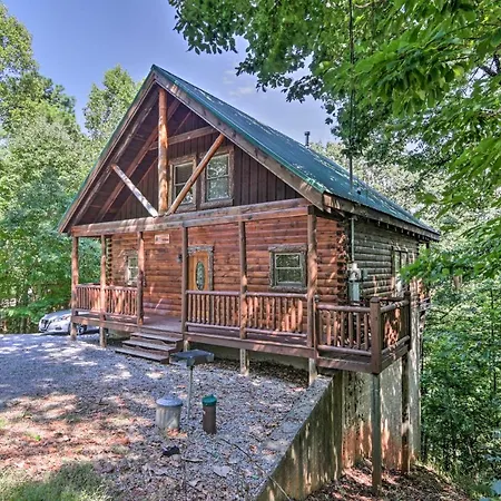'Sky Harbor' Sevierville Cabin W/ Hot Tub & Deck!-2