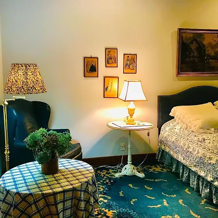 Auberge De Seattle, Estate-2