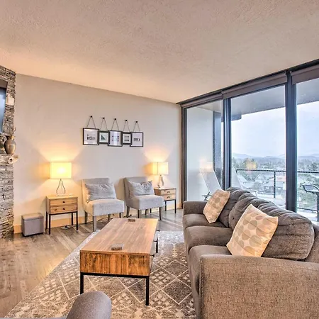 Seaside Condo With Pool, Balcony And Beach Access!-3
