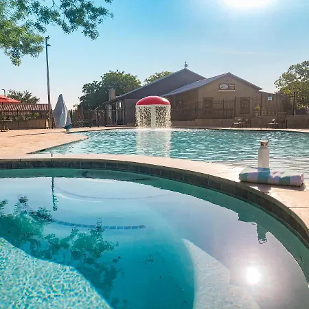 Sun Retreats Texas Hill Country-3