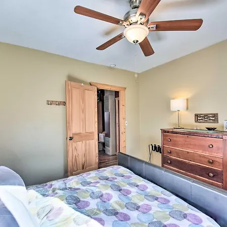 0255 Eclectic Sanctuary 6 Blocks From Downtown!-3