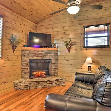 Rustic Pigeon Forge Cabin With Hot Tub Near Town!-3