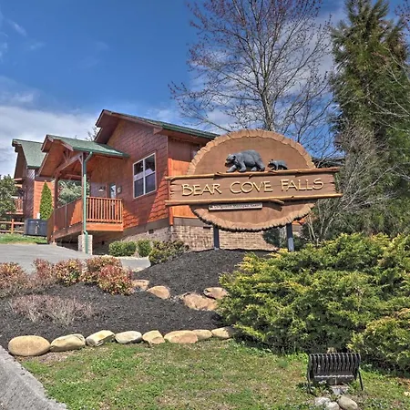 Rustic Pigeon Forge Cabin With Hot Tub Near Town!-2