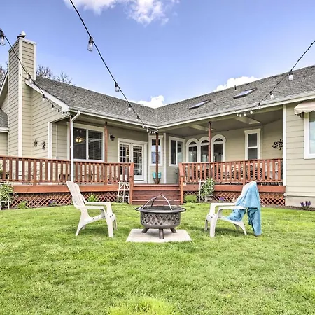 Mcminnville Wine Country Home W/ Hot Tub + Deck-2