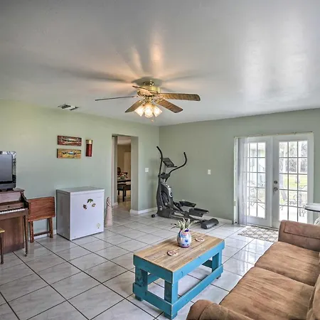 Lake Okeechobee Fishing Retreat With Fire Pit!-3