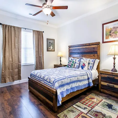 Classy Cades Cove Condo With Community Pool-3